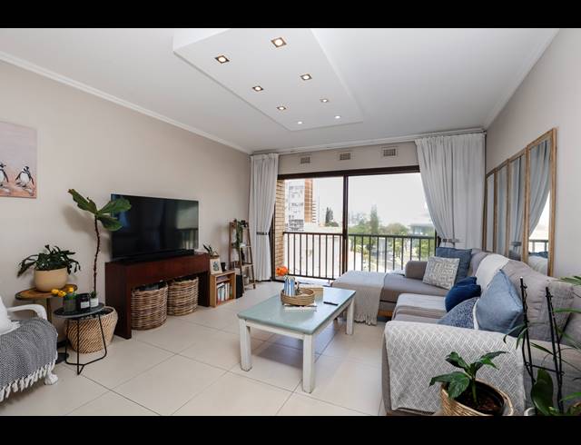 2 BEDROOM APARTMENT FOR SALE IN UMHLANGA CENTRAL